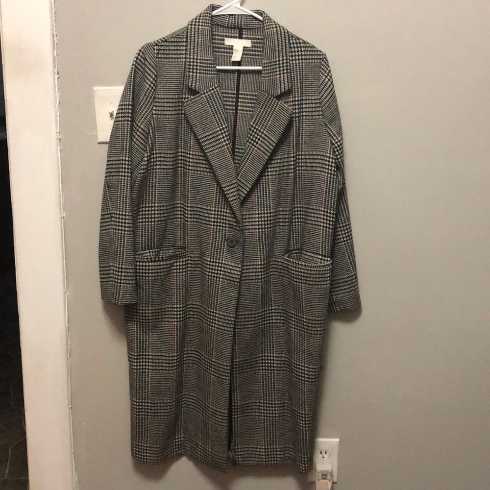 Stylish houndstooth coat
